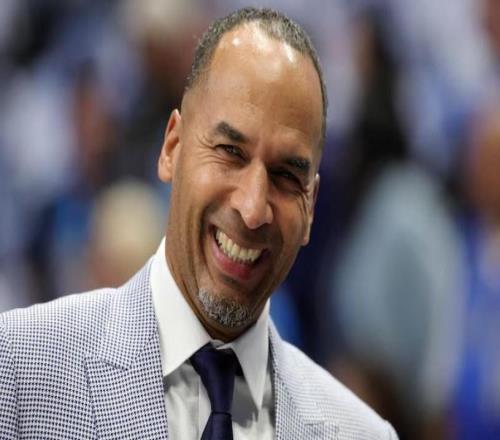 记者：前独行侠总经理尼科目前精神状态良好，计划陪伴家人