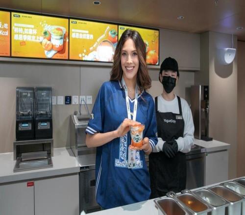 冠军伙伴谷爱凌到访蒙牛，共启米兰冬奥新篇章