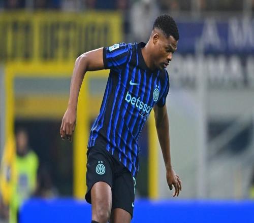 意媒：更换经纪人是邓弗里斯想要转会英超豪门的信号