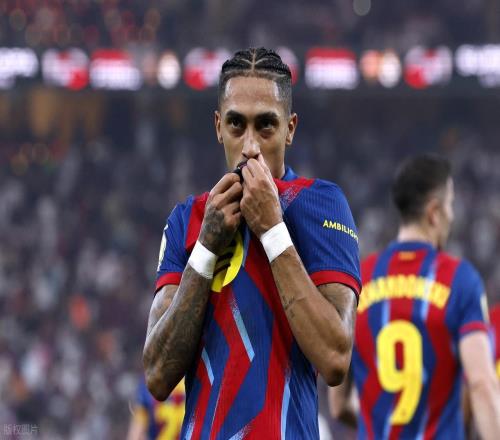 3：2！姆巴佩替补拉菲尼亚双响巴萨4年3次击败皇马夺冠