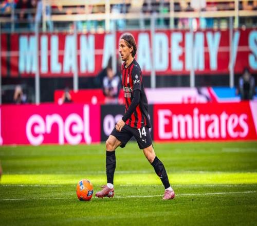 莫德里奇全场触球120次评分7.4，连续11场意甲首发打满90分钟