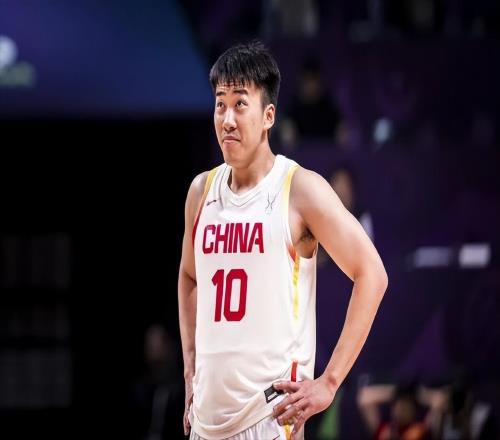 最抢手的超新星！曝CBA多家俱乐部追求王俊杰，本人倾向留在海外