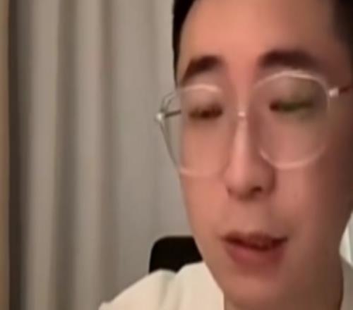 我也不知道啊！王多多：你们老喜欢玩我吃X的梗本来以为今天稳了