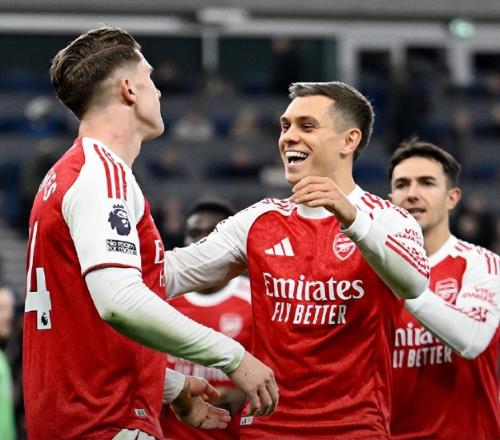 10！哲凯赖什一击制胜，阿森纳全身而退，反超曼城重夺英超榜首