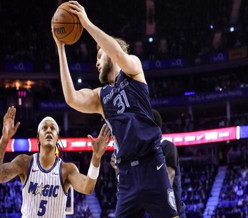 离开火箭后完成了大爆发！内线大将已经成为了灰熊的关键人物