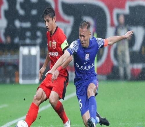 上海海港实现三连冠中超竞争激烈有余精彩不足