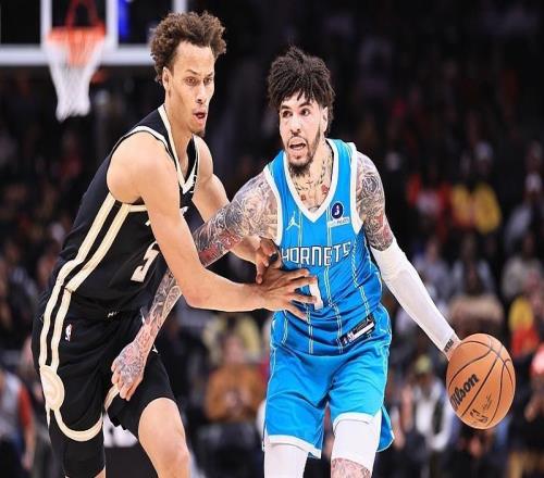 黄蜂灭老鹰9连胜创队史纪录克努佩尔23+8创历史第一杰伦31+9+8