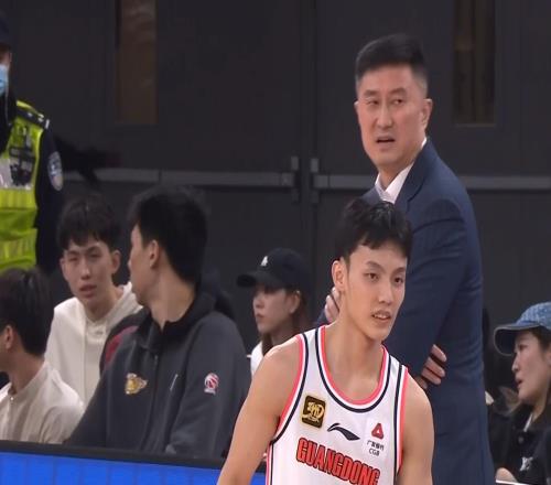 逼杜锋放弃“五上五下”！CBA新规针对广东队，朱芳雨签约新外援