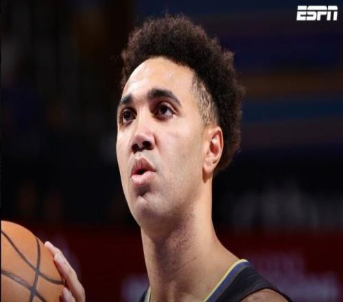 Shams：勇士将杰克逊戴维斯交易至猛龙，换回湖人26年次轮签