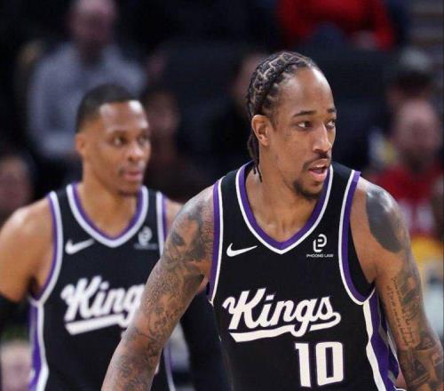 威少19+11创NBA第1神迹，国王爆冷掀翻尼克斯！德罗赞27+6创纪录