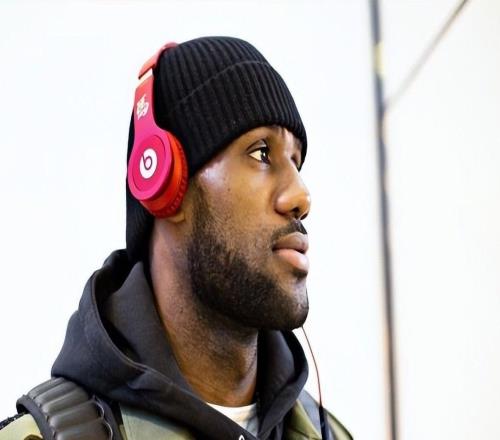 现役封神！詹姆斯14亿身家成NBA第一人，每一步投资都踩中风口