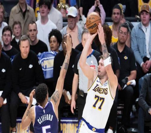 NBA常规赛：湖人胜国王