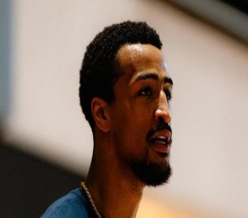 真挚的祝福！NBA官方祝约翰科林斯28岁生日快乐！