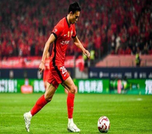 记者：如果刘若钒亚冠也有所表现，下次说不定能入选国足集训
