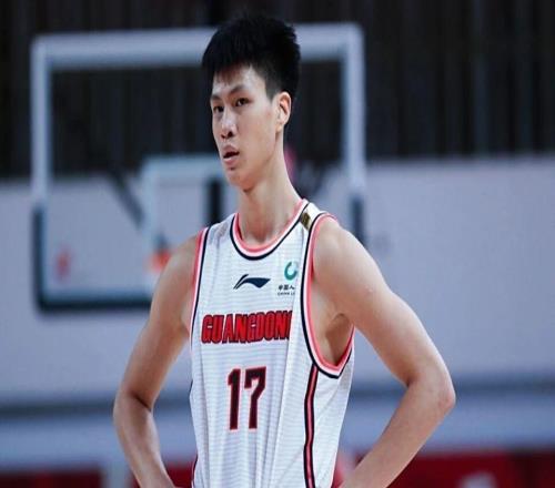 官宣！广东男篮冠军后卫加盟山东球队，曾是杜锋爱将却被买断合同