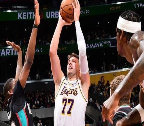 东契奇36+9詹姆斯26+10湖人主场送灰熊4连败