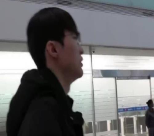 Faker灵魂提问peyz：这么年轻要考虑健康在中国长胖了很多吗