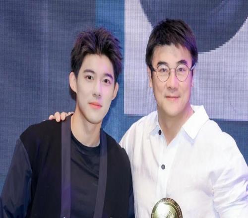 李嗣镕：球迷喜欢我帅我没压力，来中超让我有了家乡感觉