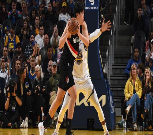21分钟6犯离场！杨瀚森NBA首秀遭针对，赛后数据反应2大问题
