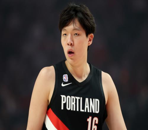 杨瀚森被召回战湖人3大展望：能否首进三分创新高需提升攻防效率