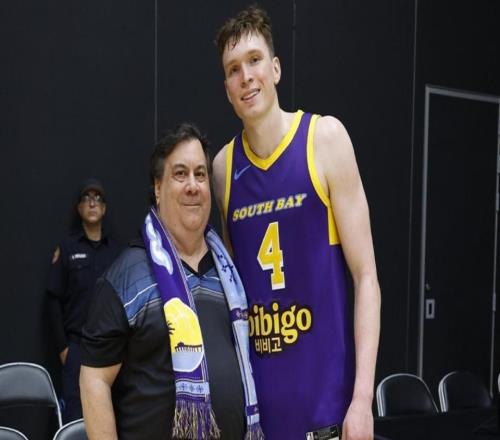 发展联盟首秀豪取30分，湖人侧翼新星在低级别比赛中确实能力突出