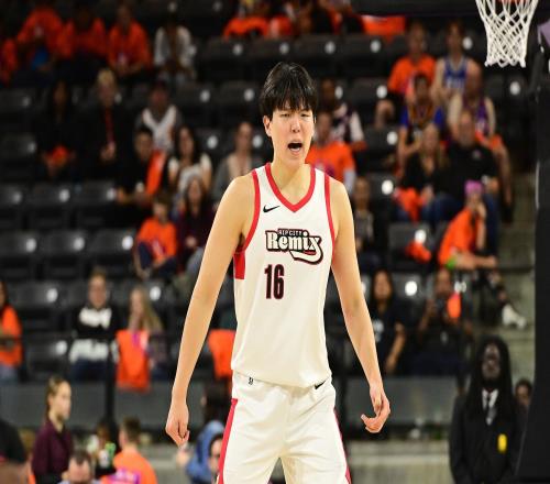 状态不佳，杨瀚森投篮4中3得8分3板3助，出现6次失误