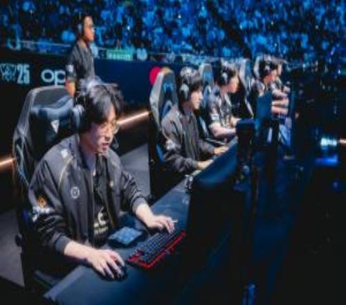 明年怎么说HLE全员合同将在2025年底到期，Peanut去服兵役