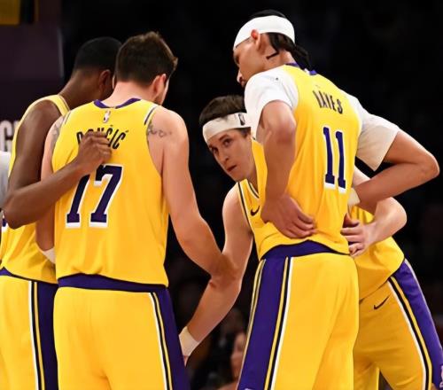 随着湖人加时绝杀，快船被爆冷，西部最新排名出炉！掘金下滑第6