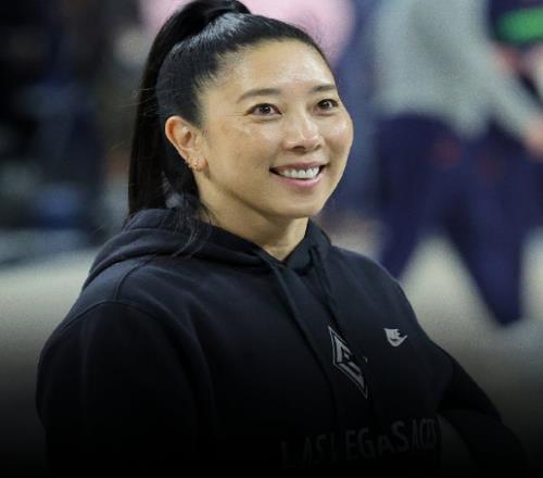 创历史！亚裔女武神主帅执教首季当选WNBA最佳教练曾是快船助教