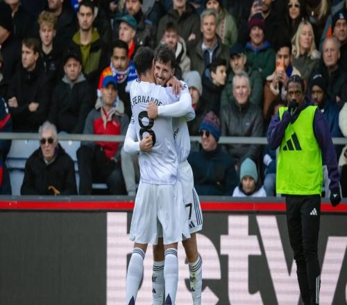 殊为不易，芒特曼联生涯首次在英超联赛打满全场