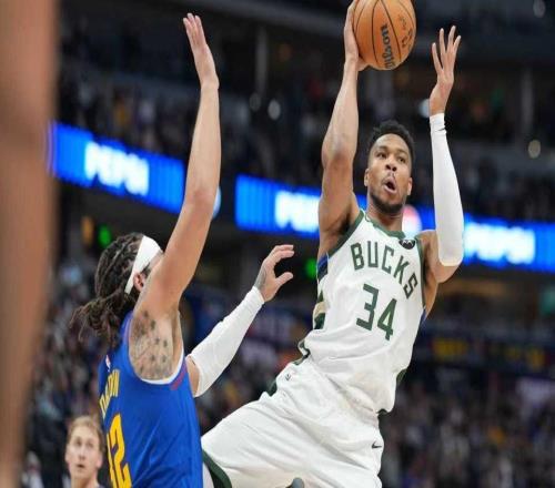 创大前锋历史第一纪录！字母哥31+8+11雄鹿爆冷惜败残阵掘金