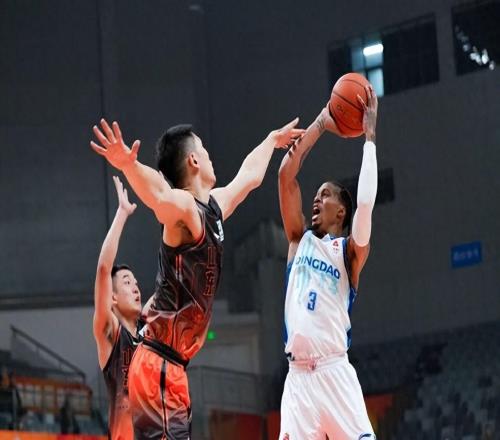 CBA齐鲁德比前瞻：山东客场遇克星，三连败危机笼罩邱彪