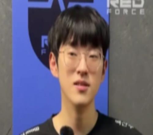 Scout对选手祝福的回应：我会多尝试不同的庆祝动作