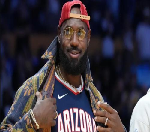 詹姆斯罕见谈伤病！承认并非首次应对坐骨神经痛，高龄征战遇考验