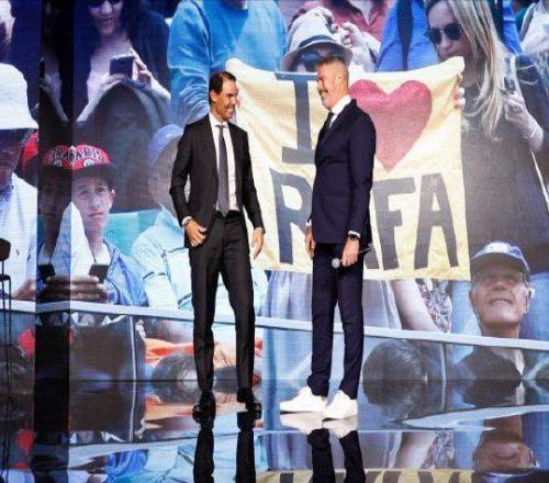 纳豆又被拉去受奖，小威要复出本人辟谣，穆雷说自己不会强出头