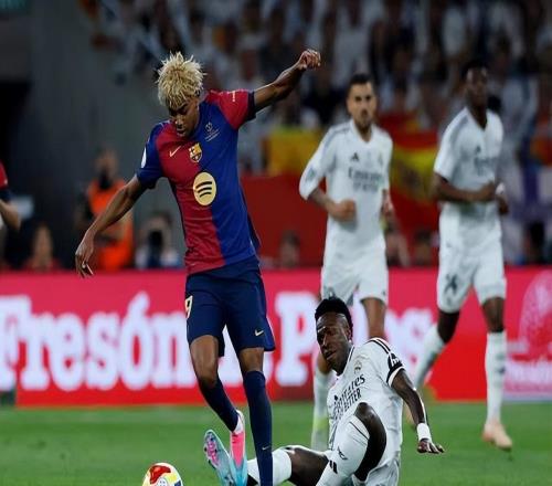 进球大战巴萨胜！西超杯32皇马夺赛季首冠，姆巴佩“很生气”