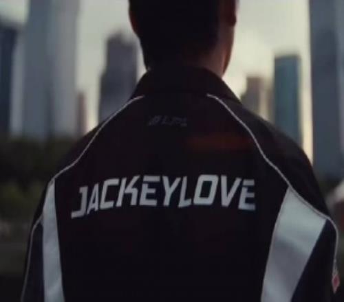 JackeyLove：Caps我会带你重回18年的记忆这一次也没什么不一样