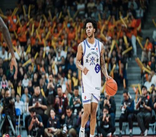 赛场直击丨廖三宁再现绝杀客场险胜广东男篮