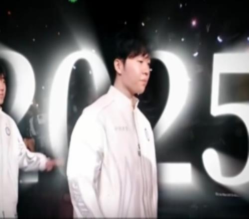 Rookie发布出征视频：上次走这条路是六年前了