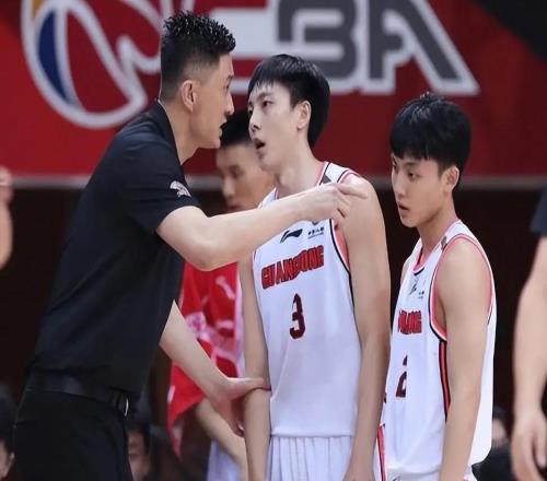 只差官宣！广东男篮218万美元签下CBA第一大外援，场均18+13+4