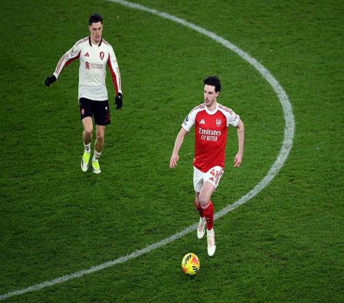 英超巅峰之战！一场00，阿森纳、利物浦握手言和，枪手继续领跑