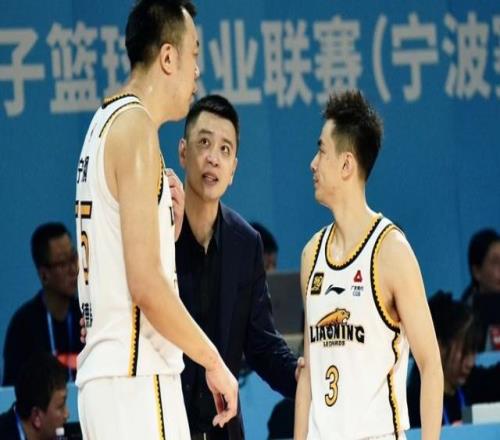 辽宁男篮全新阵容亮相！杨鸣拒绝输球，新援首秀，赵继伟确定出战