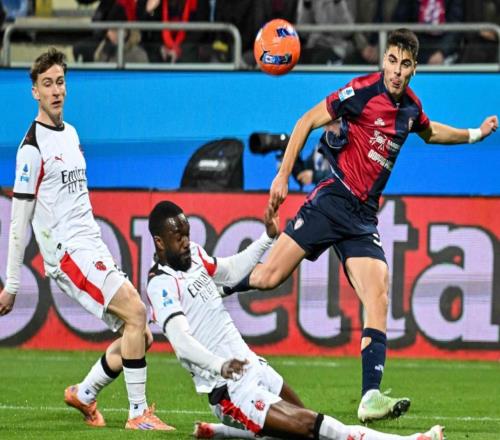 10！23！足坛疯狂一夜，米兰登顶，C罗落败，朗斯狂胜