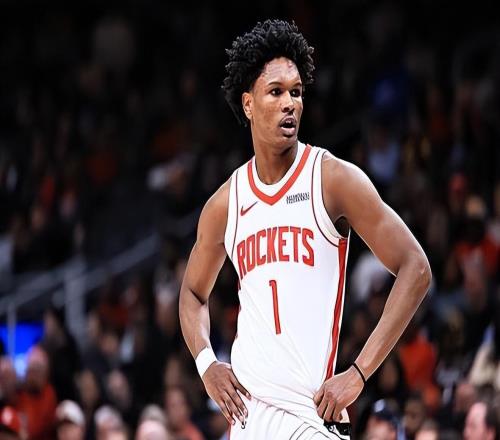 火箭球迷还是太耐心了，阿门的进步幅度其实并没有那么快