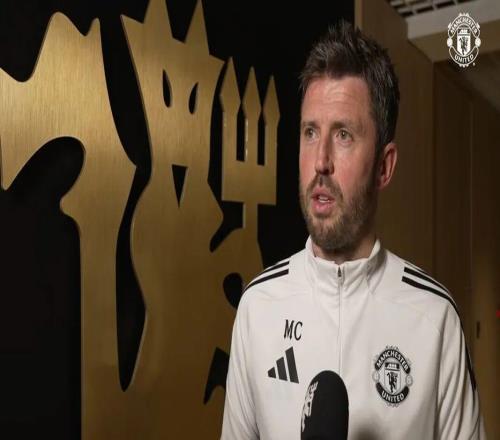 卡里克谈转正前景，改变曼联训练计划！球员战热刺为球迷剪发而战