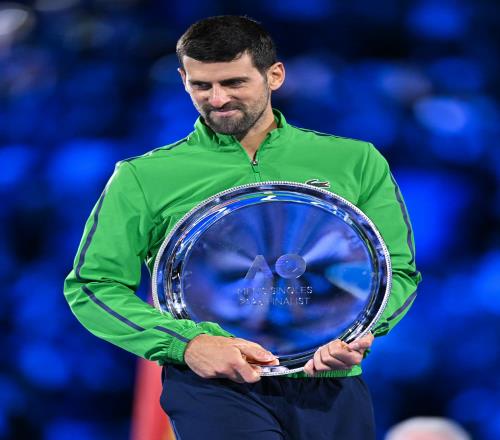 西媒主编发文：德约科维奇让质疑他的人闭上了嘴