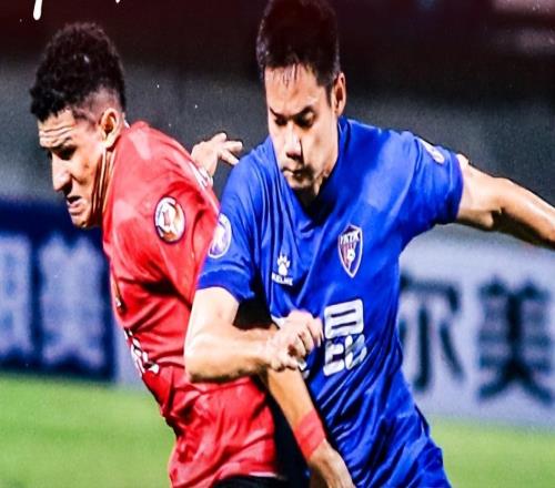 当辽宁铁人0比1落后时，谁注意到李金羽这个表情，让球迷心疼