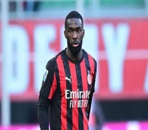 意甲丨托莫里停赛一轮，黄牌是因为