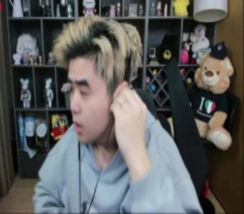 不得不承认Viper有点问题！朱开：对线打不过，那gala就要骑你脸