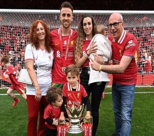 温情满满！利物浦战狼队若塔儿子将作为球童亮相生前曾效力两队